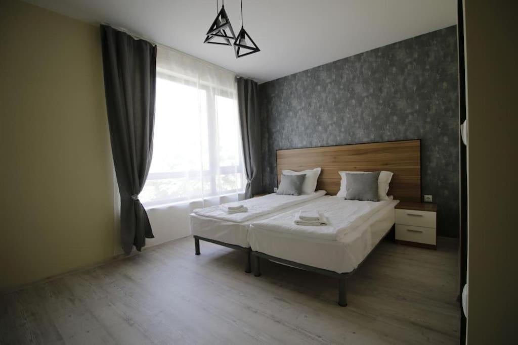 La Familia Apartments Varna Esterno foto