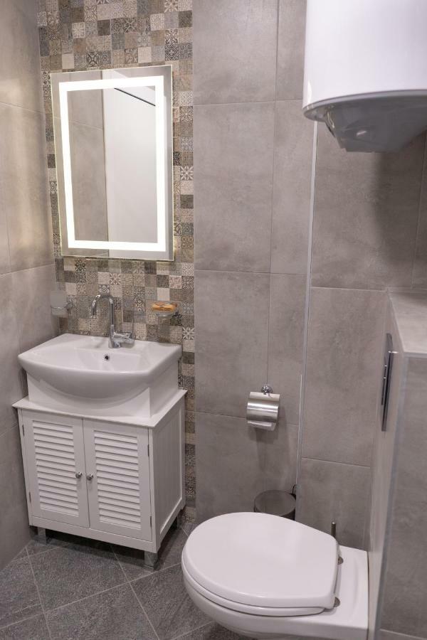 La Familia Apartments Varna Esterno foto