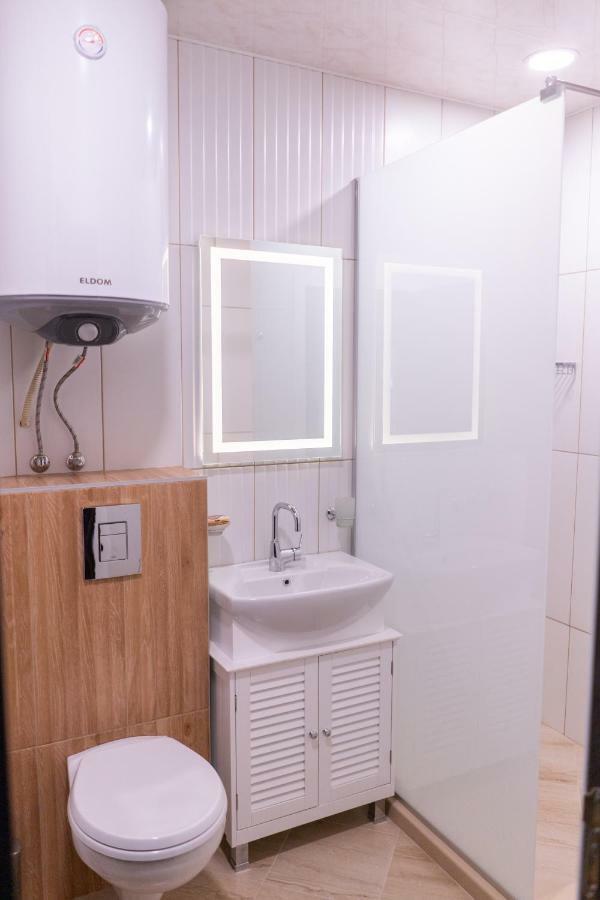La Familia Apartments Varna Esterno foto