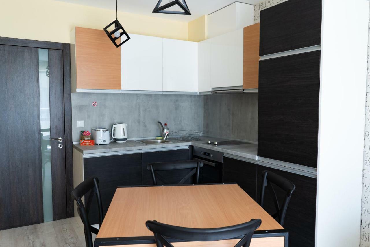 La Familia Apartments Varna Esterno foto