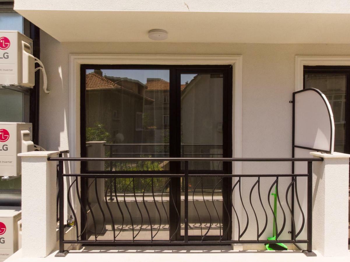 La Familia Apartments Varna Esterno foto