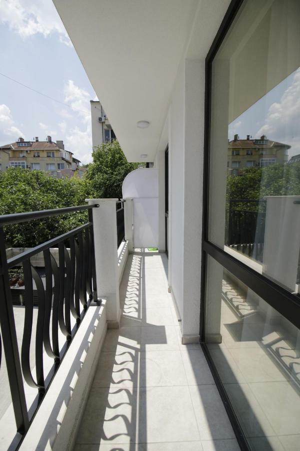La Familia Apartments Varna Esterno foto