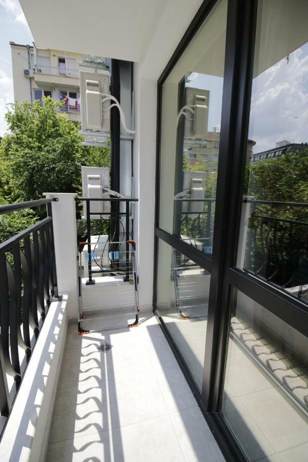 La Familia Apartments Varna Esterno foto